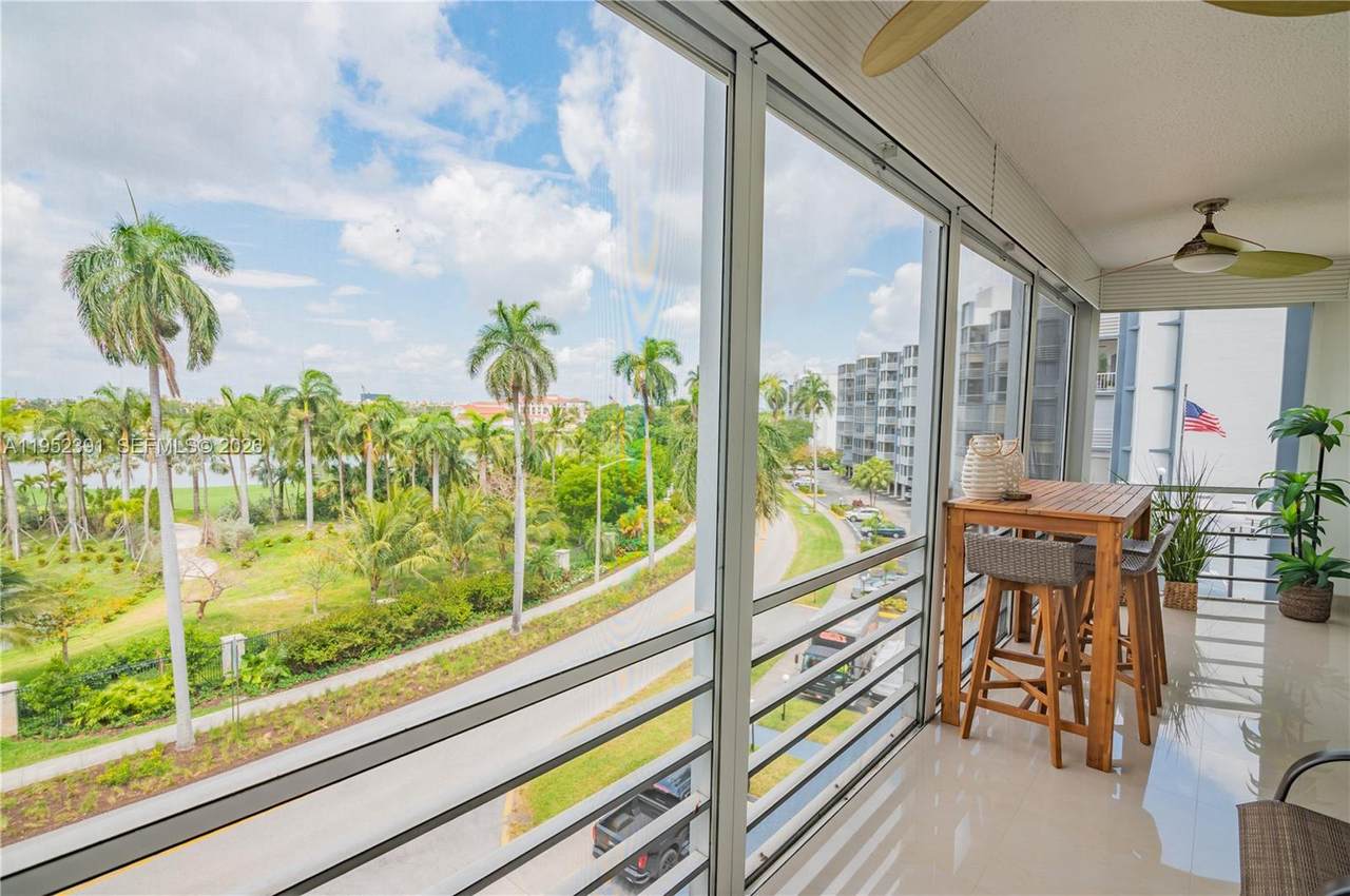 https://bt-photos.global.ssl.fastly.net/miami/1280_boomver_1_A11952391-2.jpg