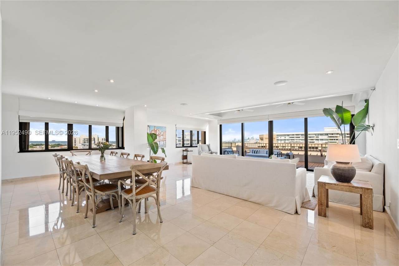 251 Crandon Blvd - Photo 1