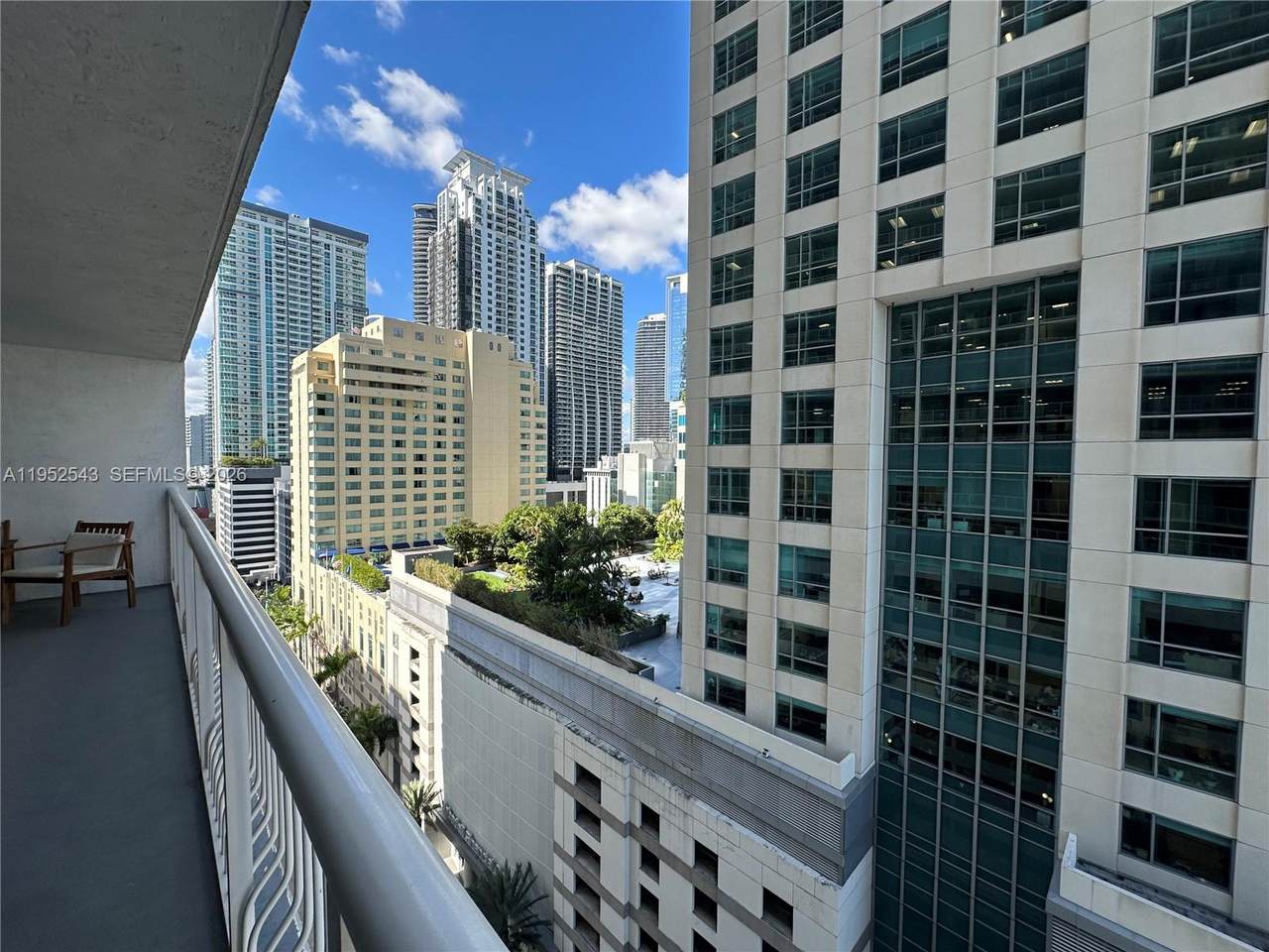 https://bt-photos.global.ssl.fastly.net/miami/1280_boomver_1_A11952543-2.jpg