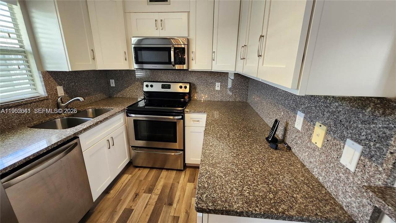 756 Flanders P - Photo 1