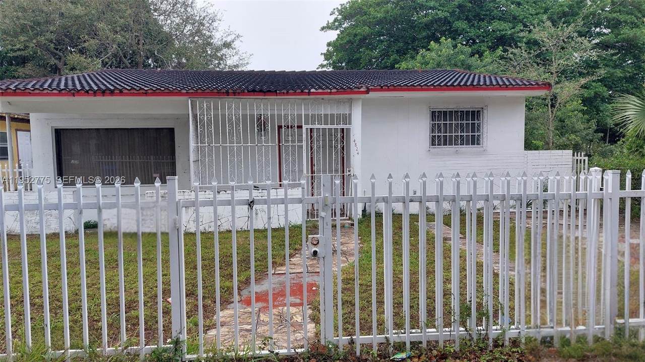 4824 15th Ct - Photo 1