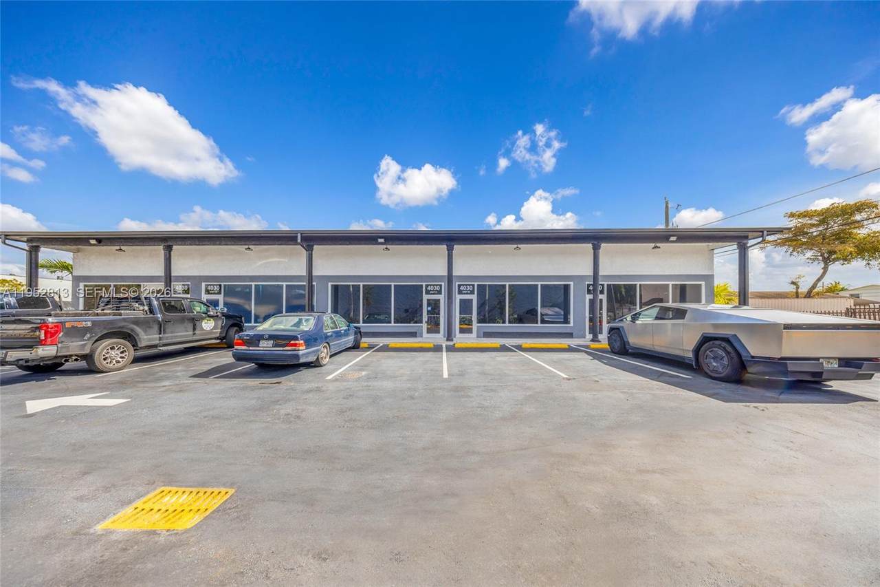 4030 Pembroke Rd - Photo 1