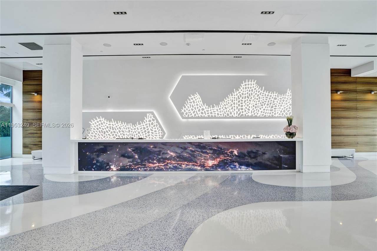 650 West Ave - Photo 1