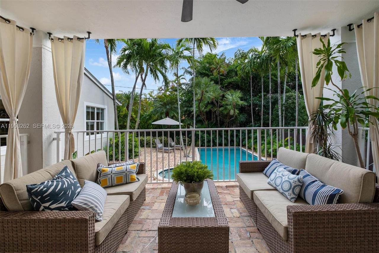 https://bt-photos.global.ssl.fastly.net/miami/1280_boomver_1_A11953262-2.jpg