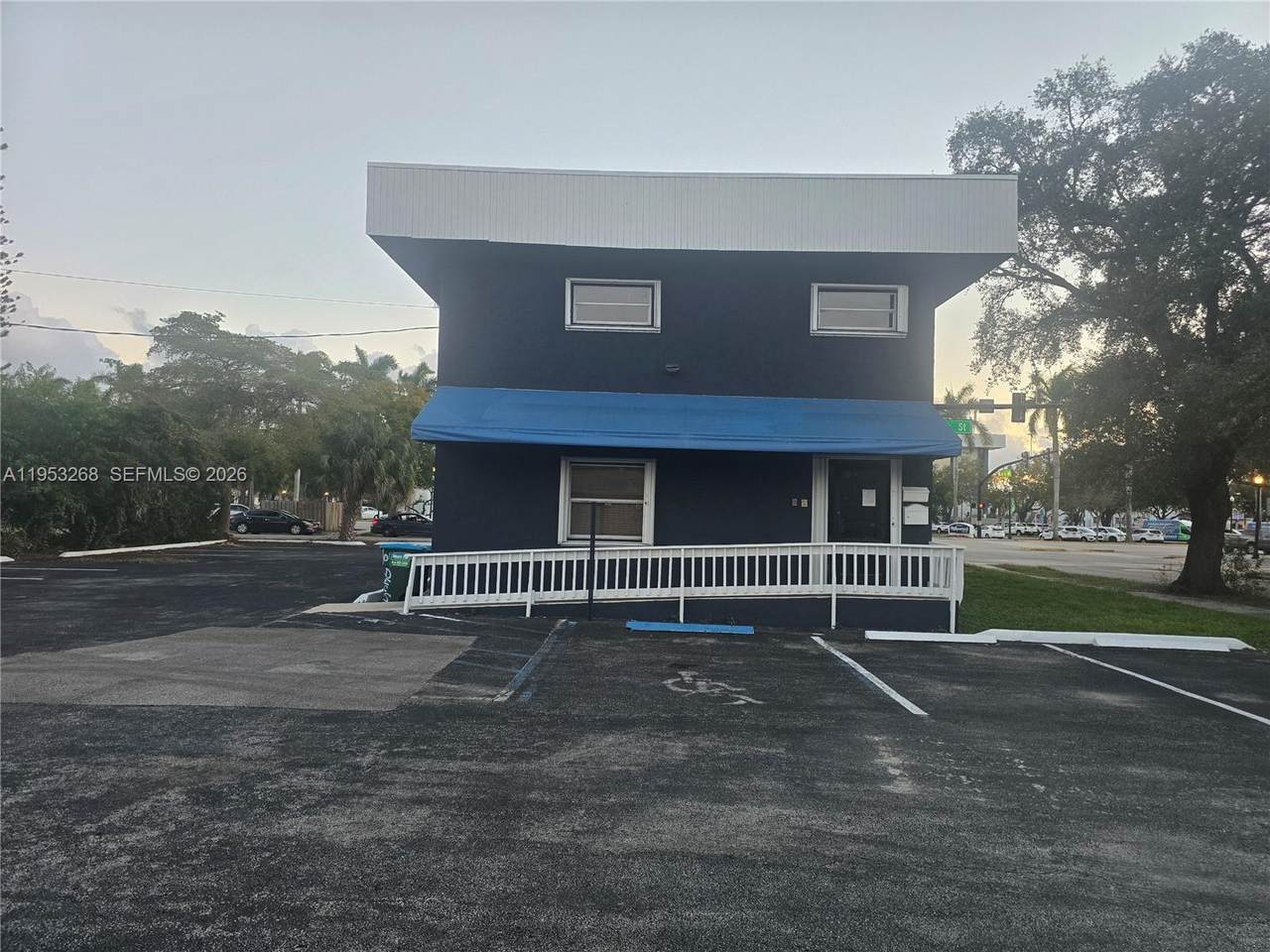 https://bt-photos.global.ssl.fastly.net/miami/1280_boomver_1_A11953268-2.jpg