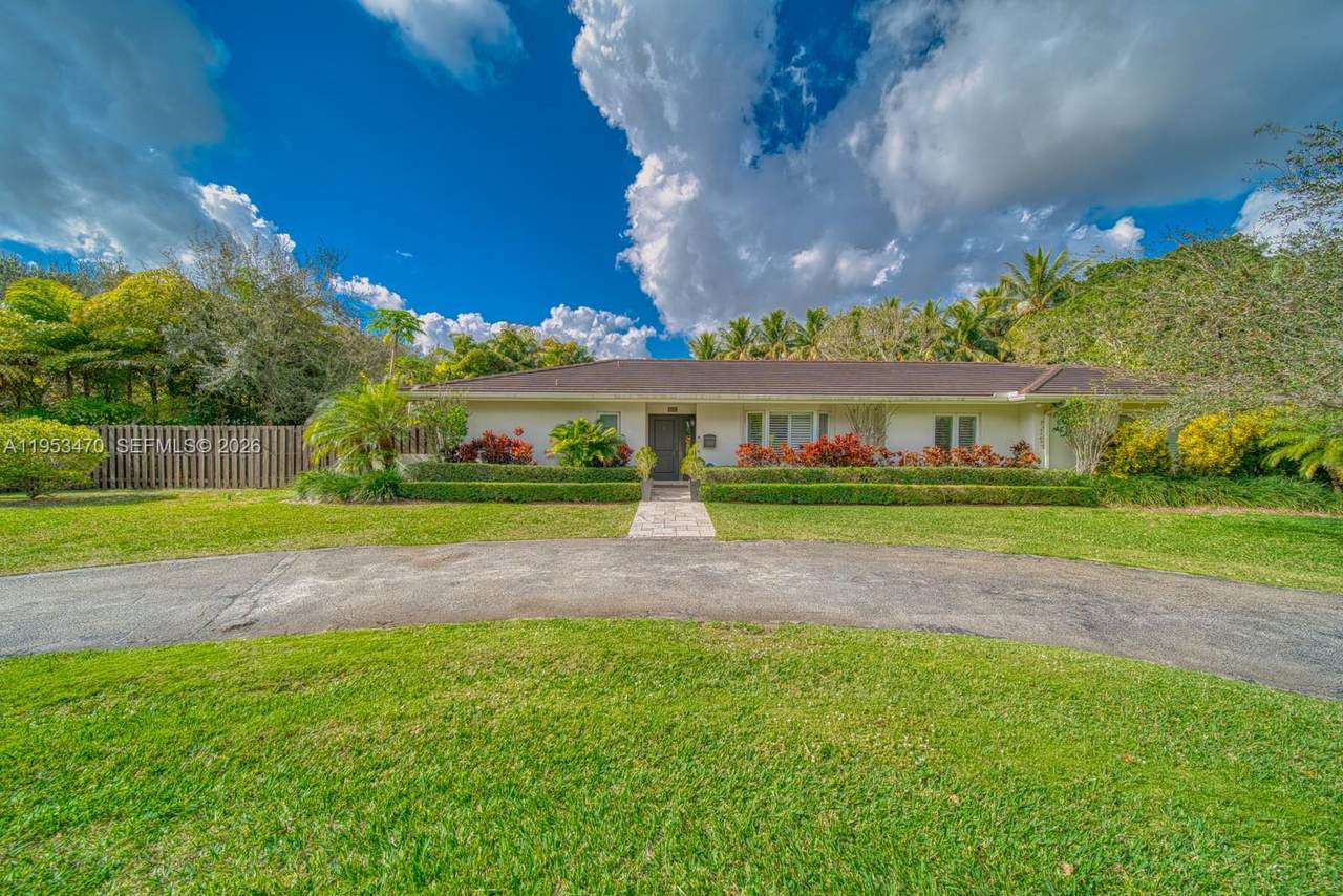 9750 96 Ct - Photo 1