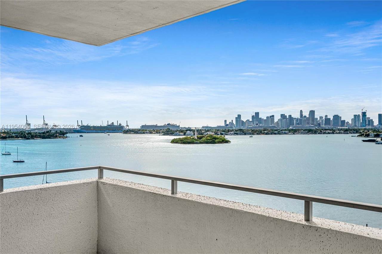 11 Island Ave - Photo 1