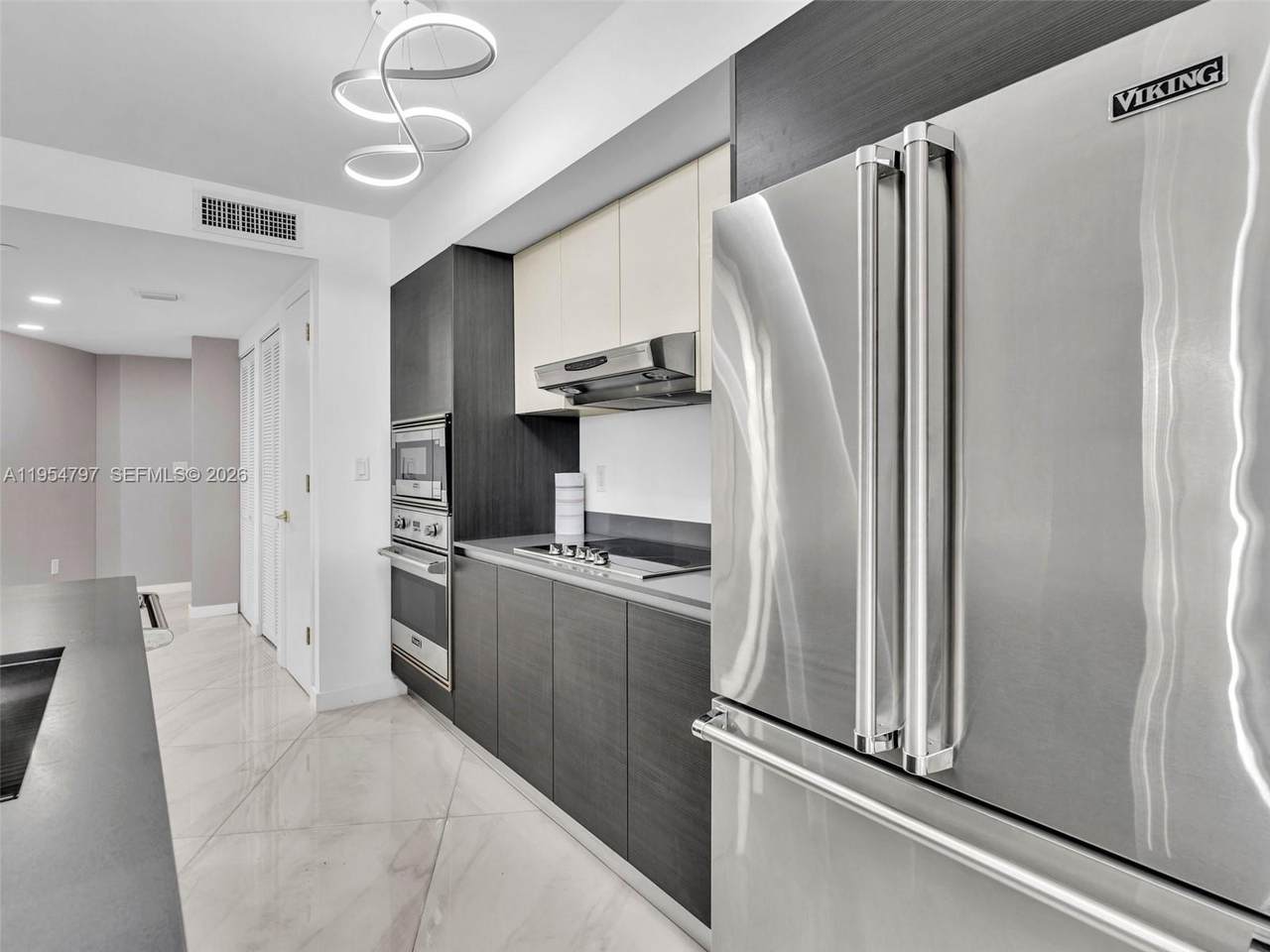 9821 Bay Harbor Dr - Photo 1