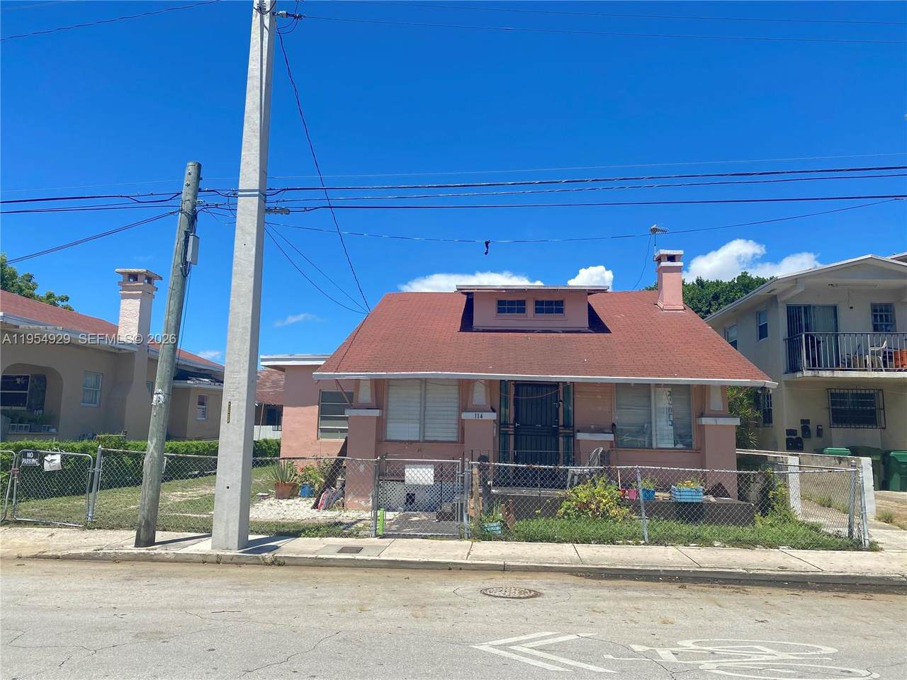 114 10th Ave - Photo 1