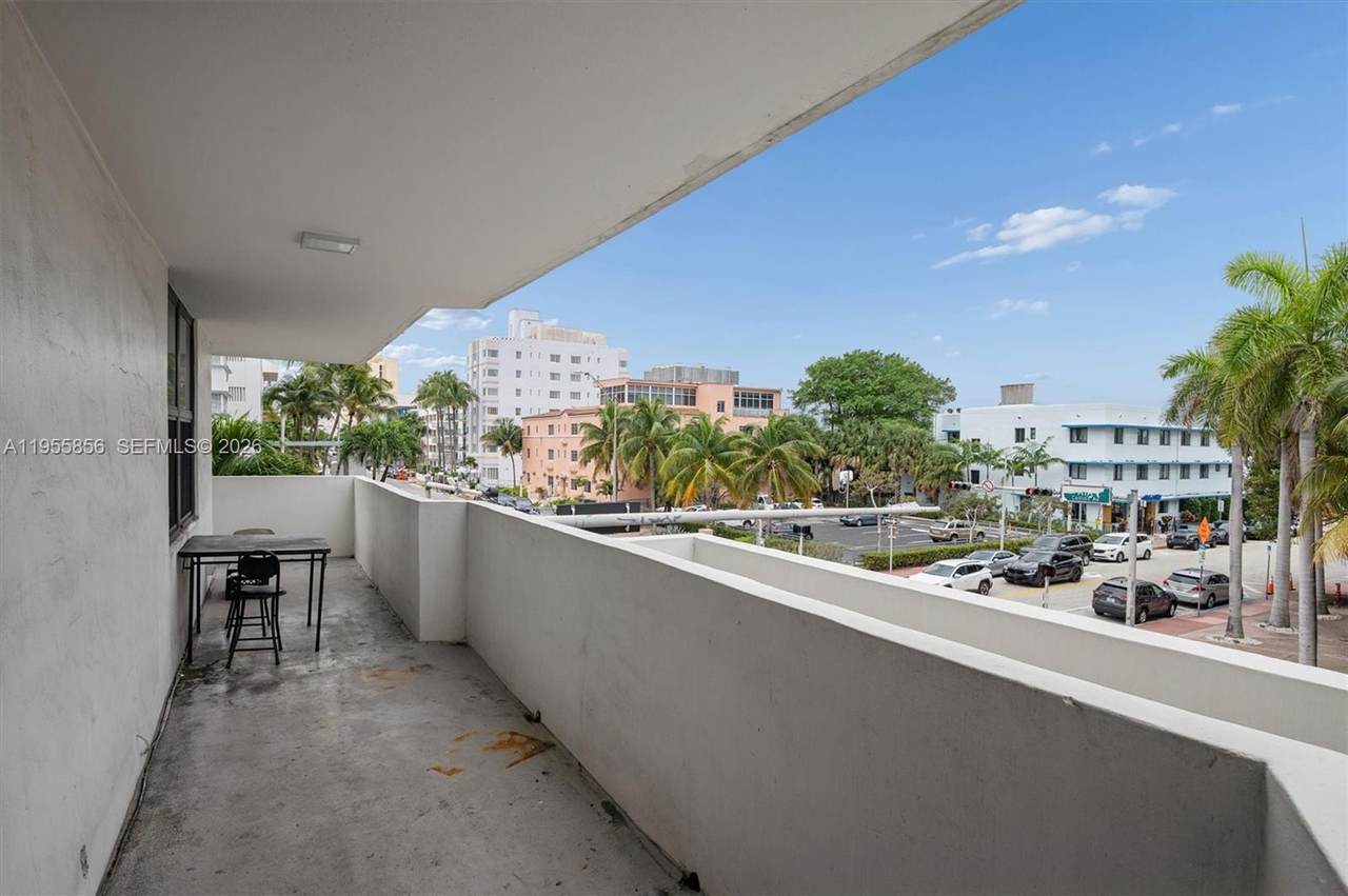 4301 Collins Ave - Photo 1