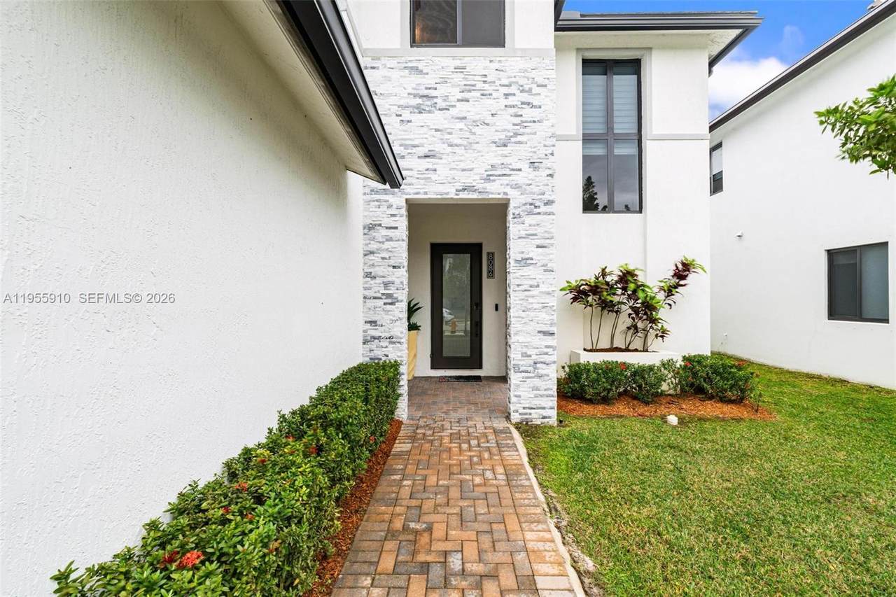 https://bt-photos.global.ssl.fastly.net/miami/1280_boomver_1_A11955910-2.jpg