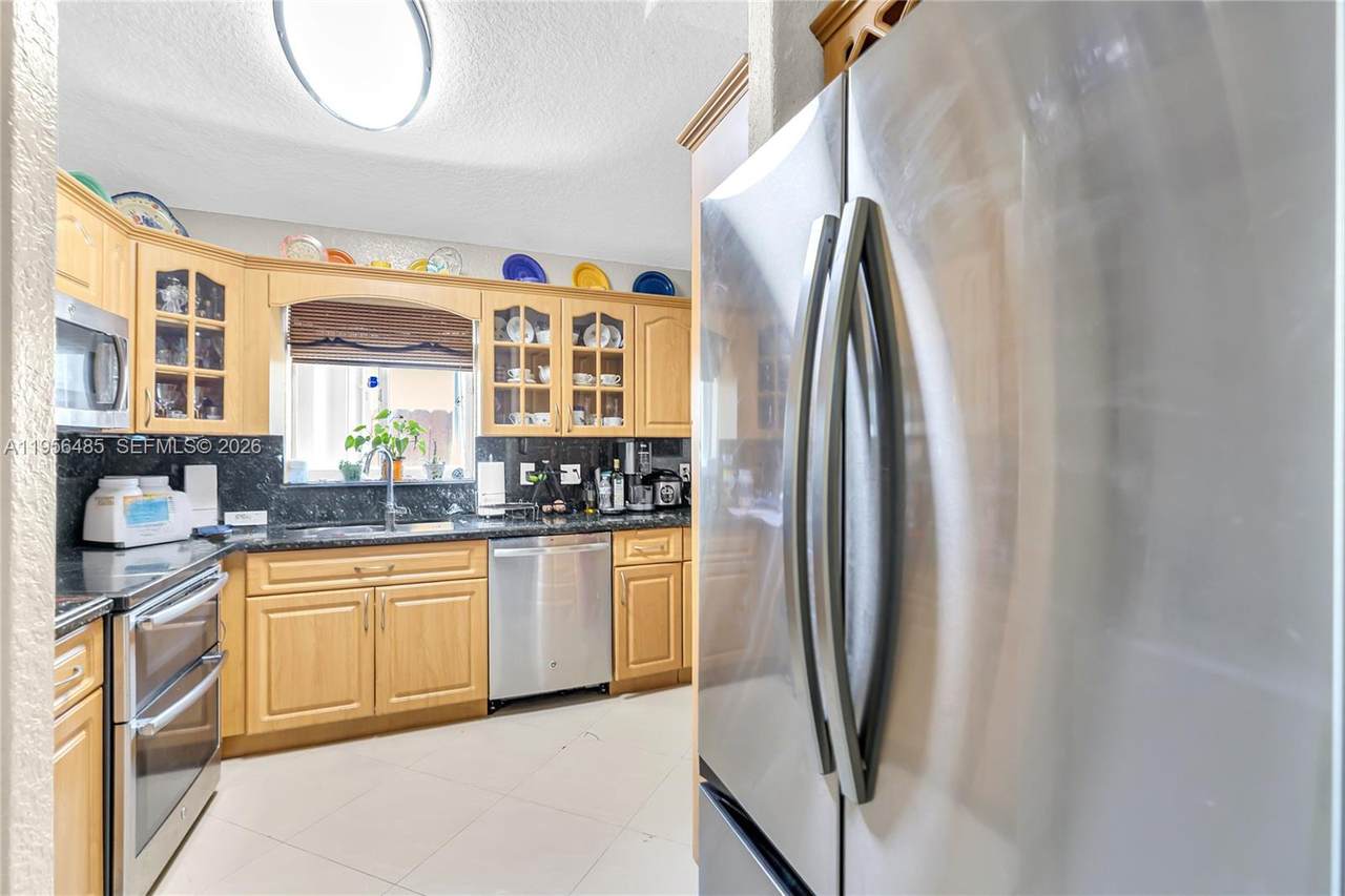 9719 127th St - Photo 1