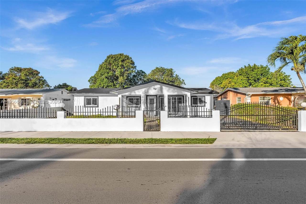 560 Perviz Ave - Photo 1