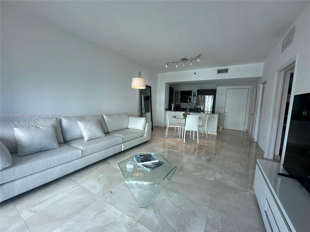https://bt-photos.global.ssl.fastly.net/miami/1280_boomver_1_A11956847-2.jpg
