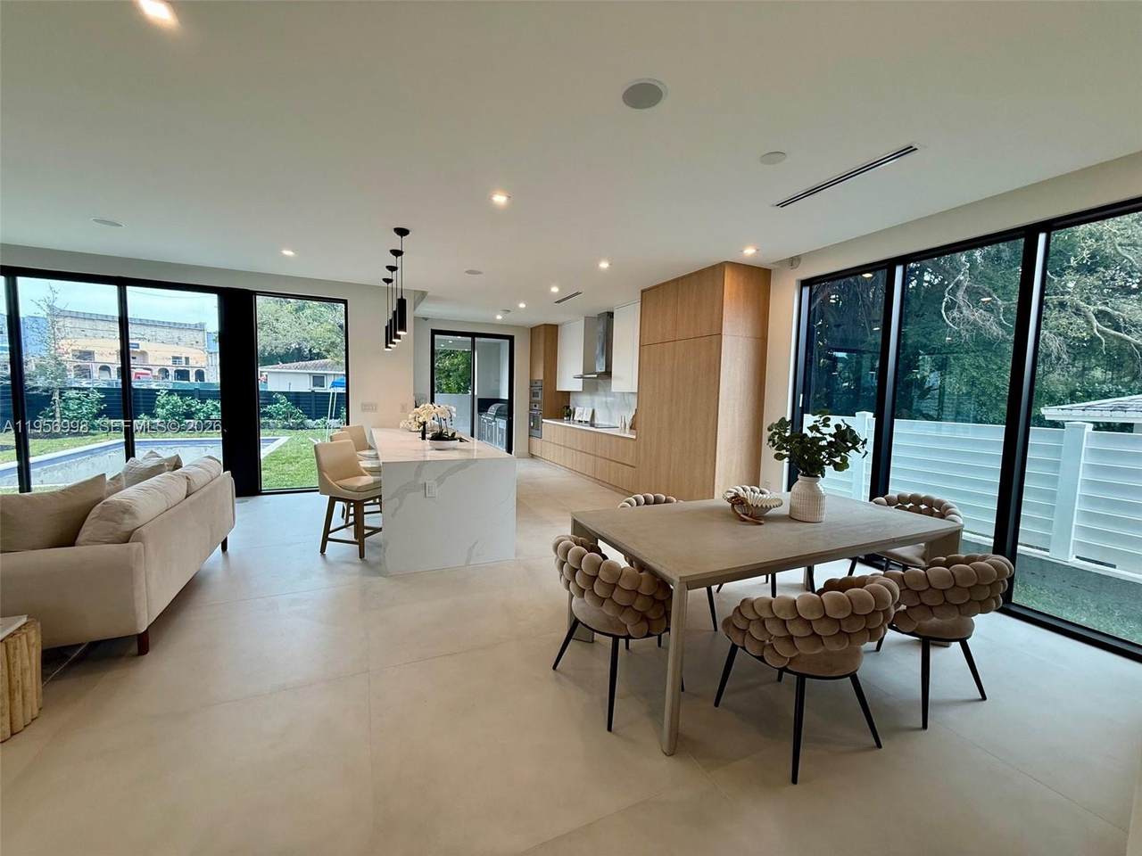 3200 Thomas Ave - Photo 1