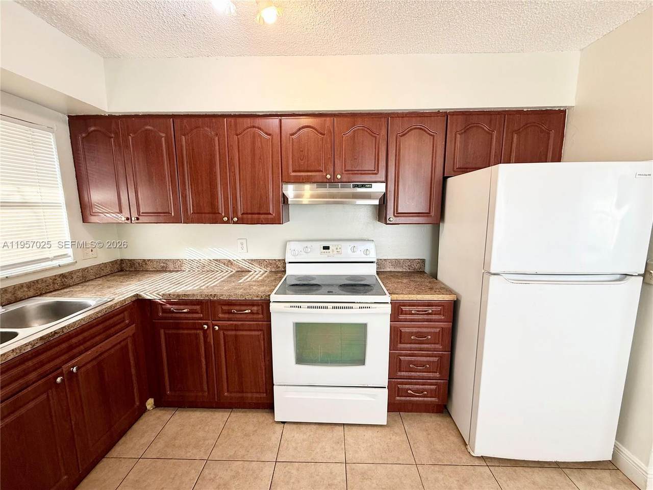 1491 20th St - Photo 1