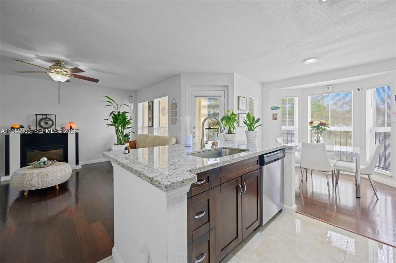 777 Riverside Dr - Photo 1
