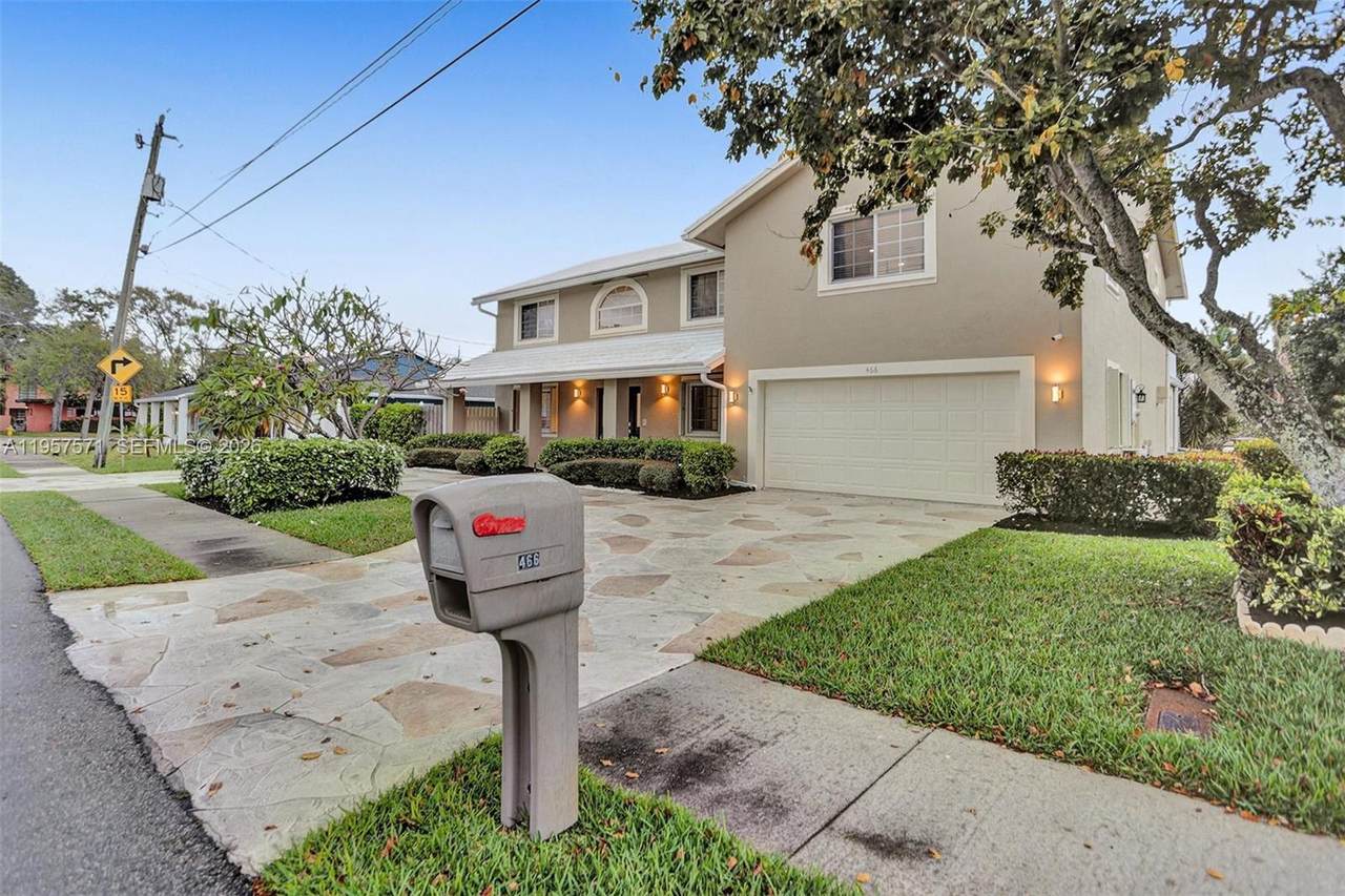 466 8th Ave - Photo 1