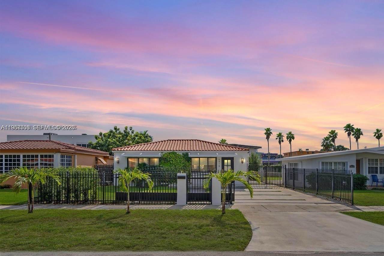 6418 39th Ter - Photo 1