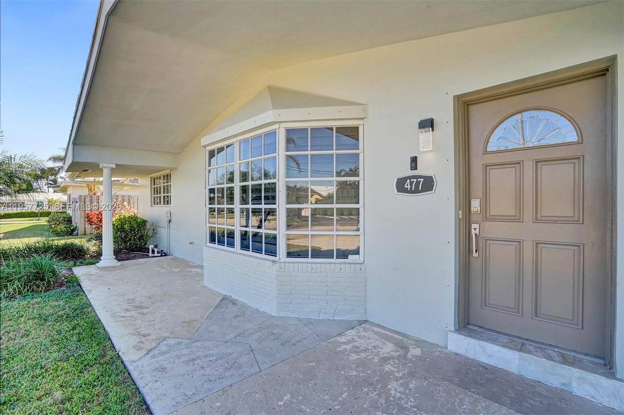 477 17th Ter - Photo 1