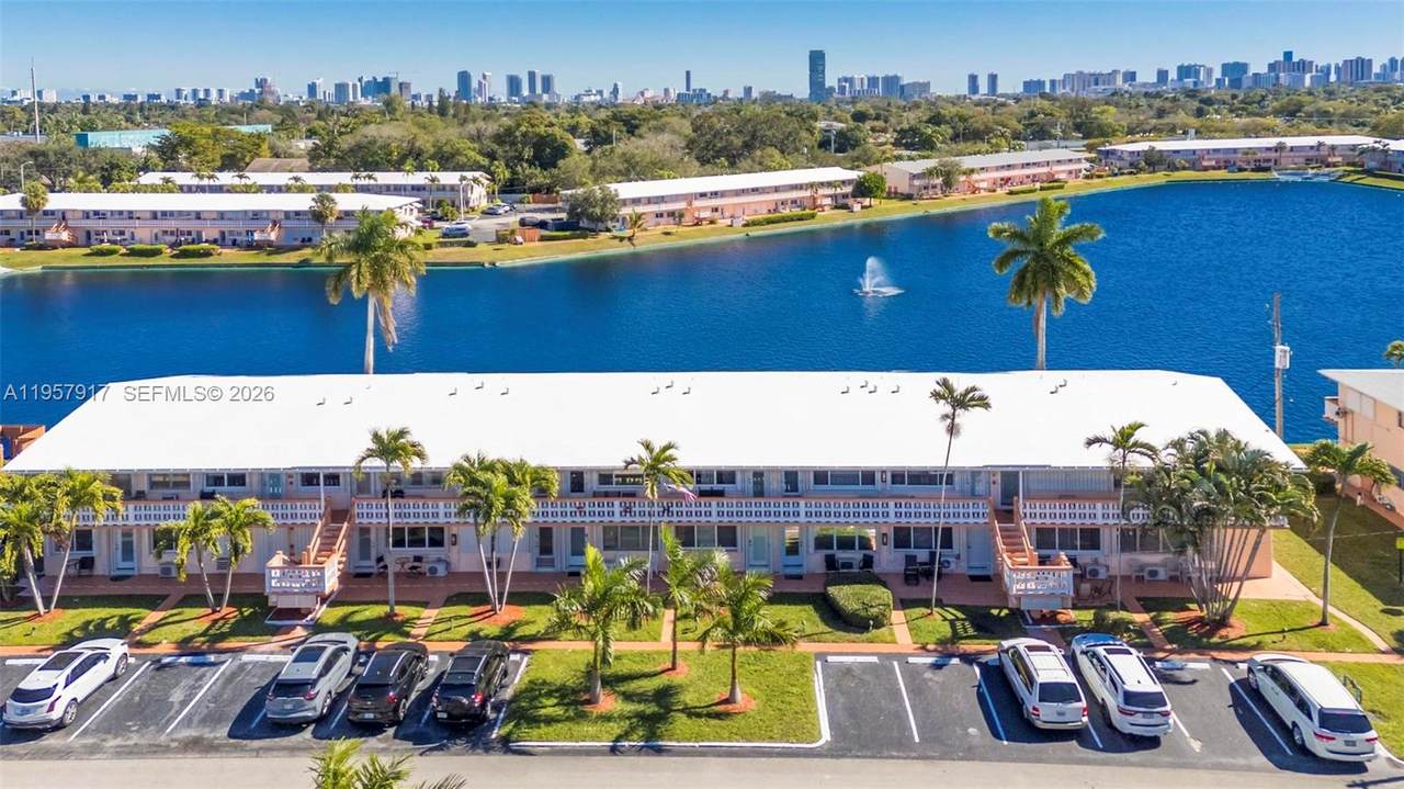 901 11th Ave - Photo 1