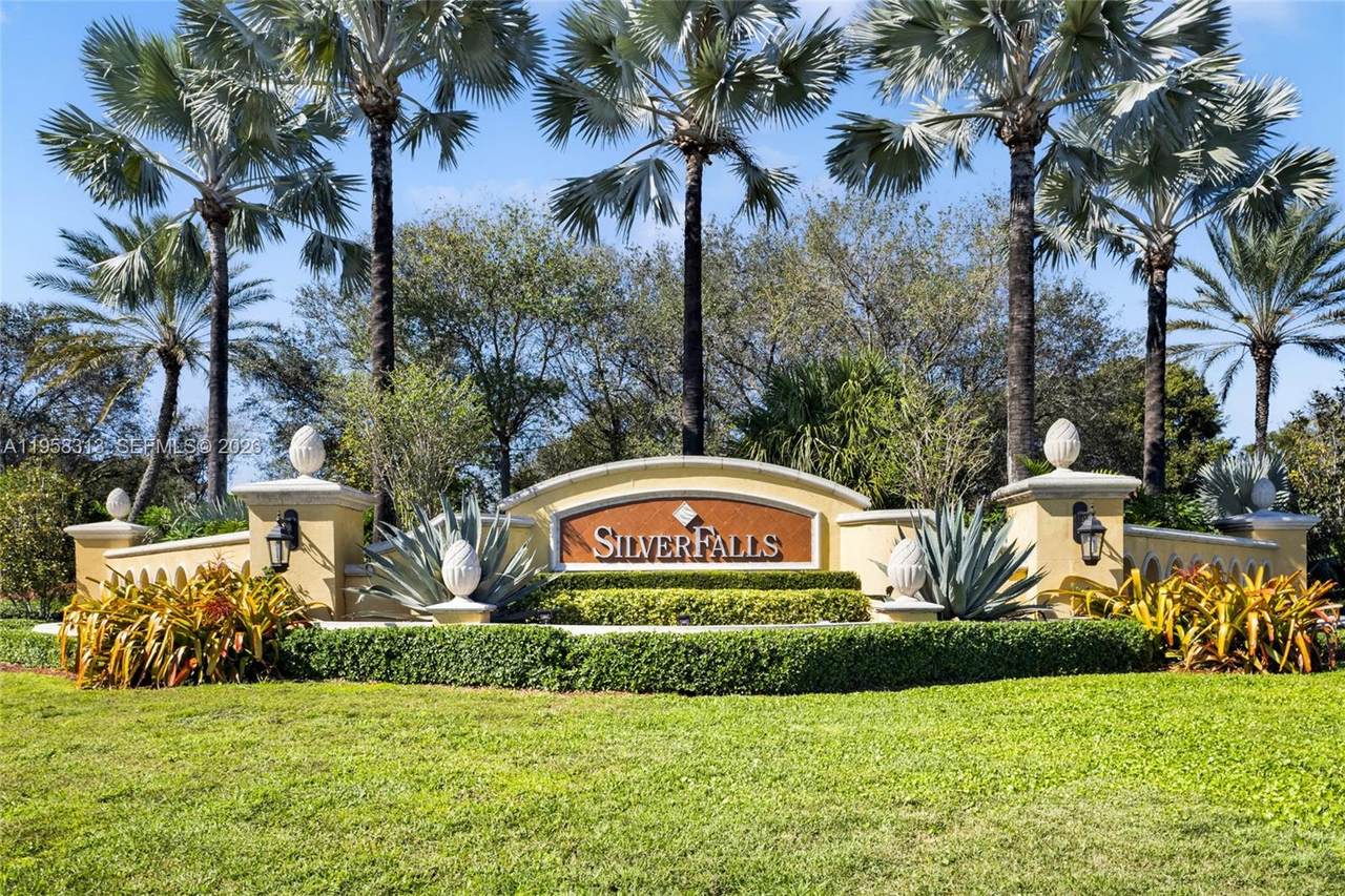 13256 47th St - Photo 1