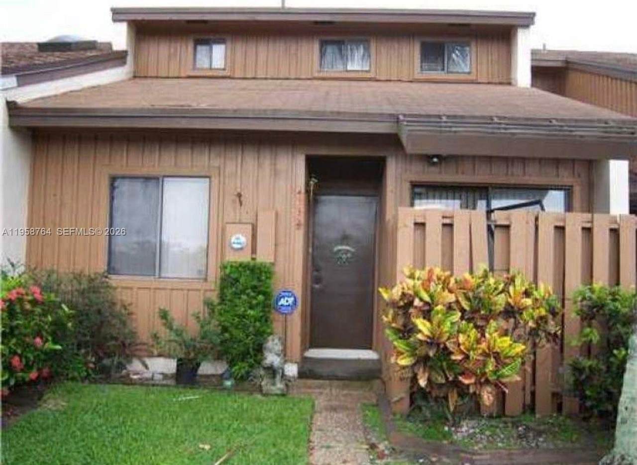 4226 87th Ter - Photo 1