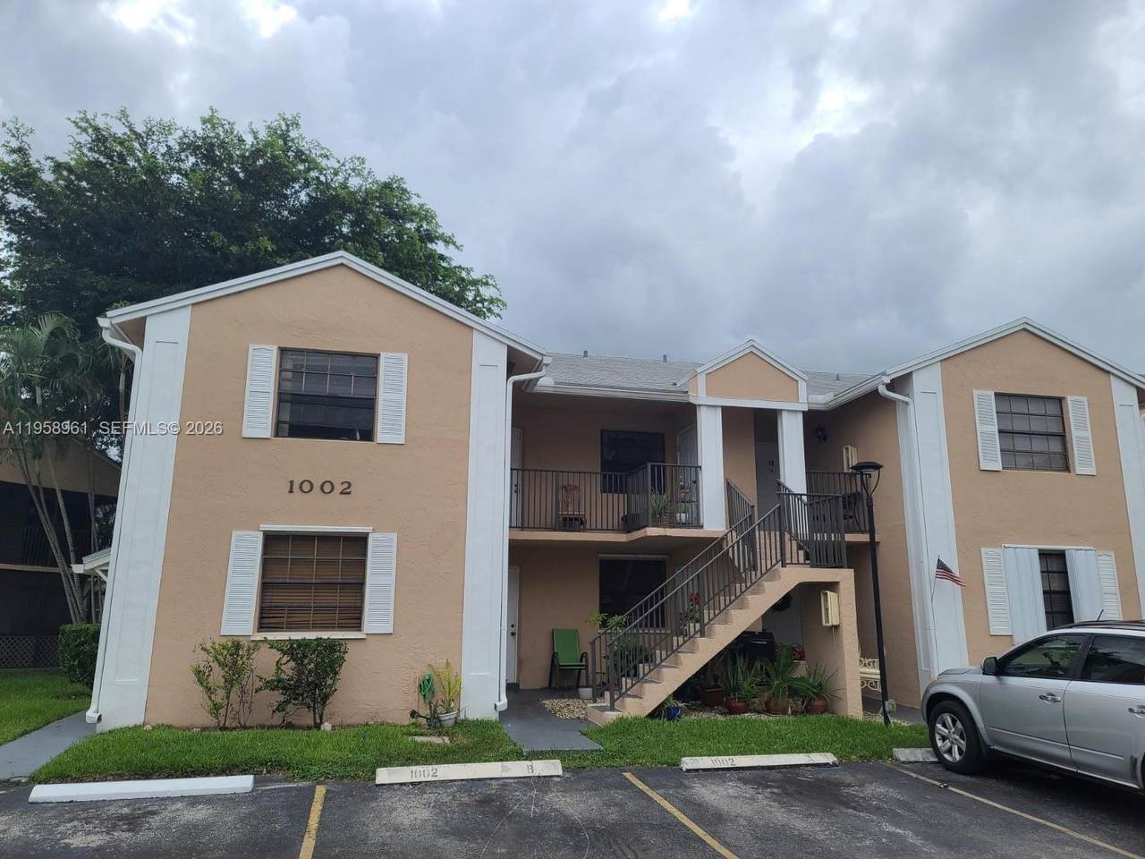 1002 Adams Ave - Photo 1