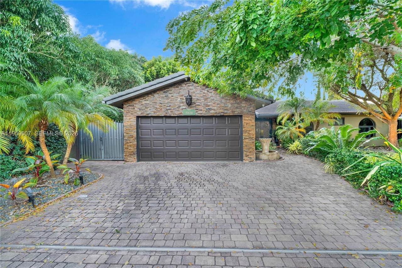 15830 139th Ave - Photo 1