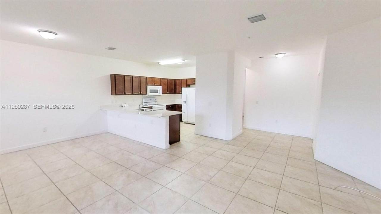 230 109th Ave - Photo 1
