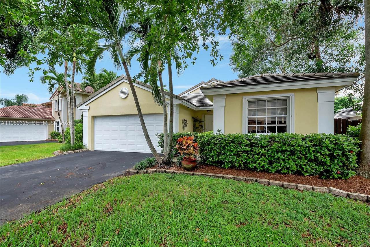 4534 147th Ct - Photo 1