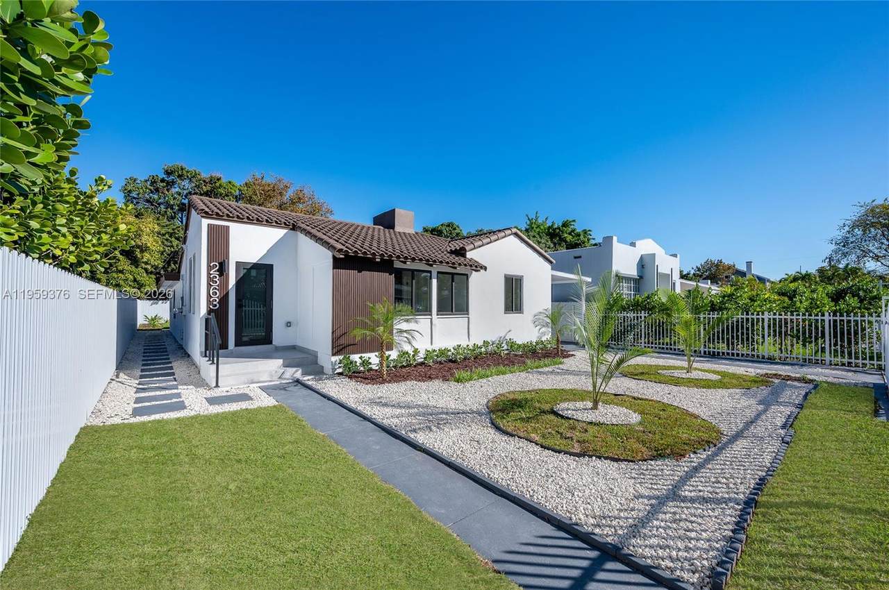 2363 11th Ter - Photo 1