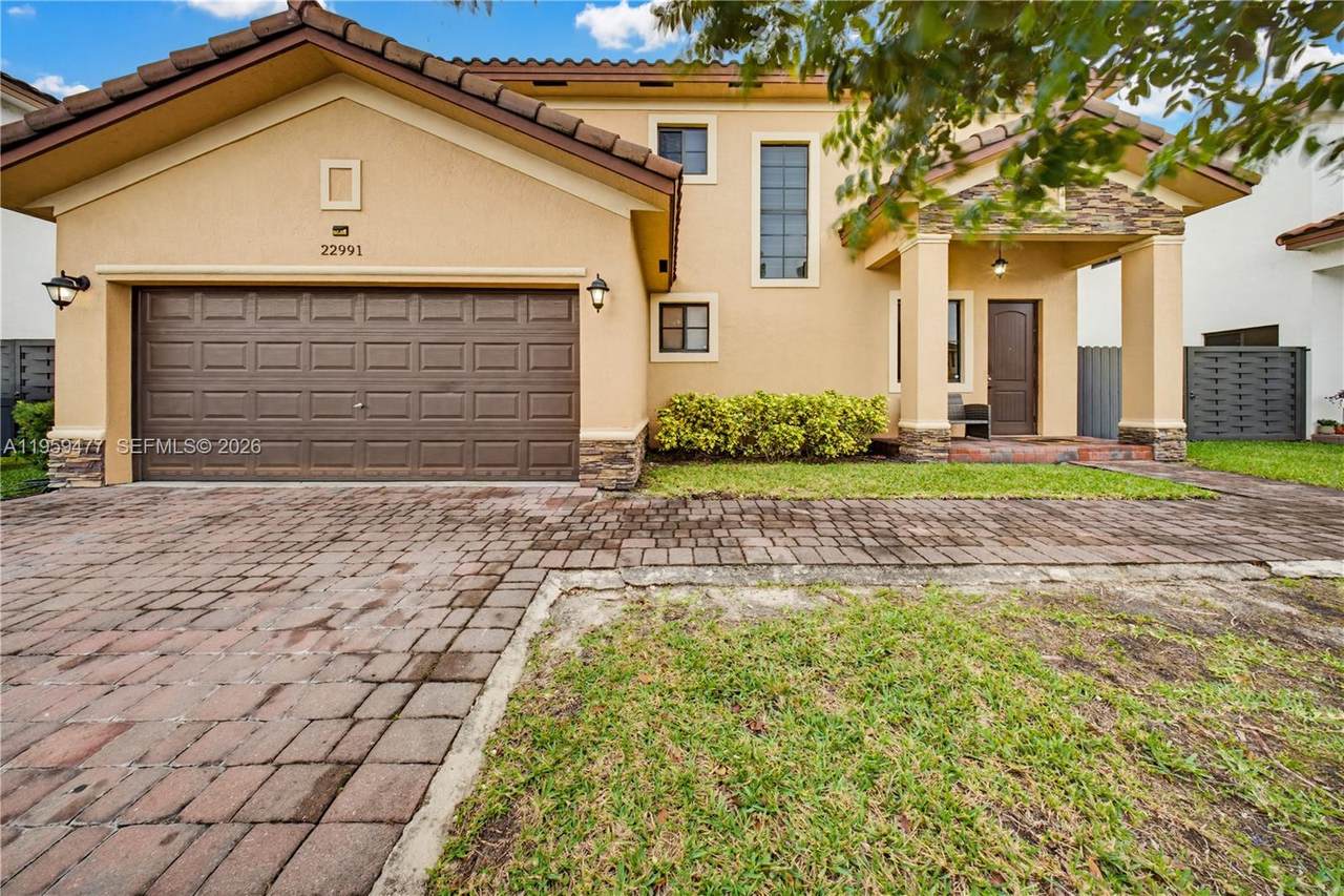 22991 115th Ave - Photo 1