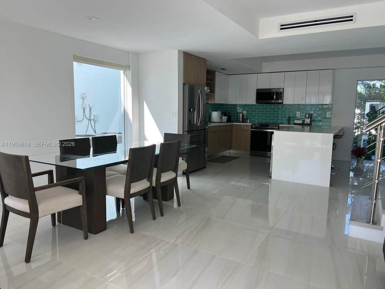 https://bt-photos.global.ssl.fastly.net/miami/1280_boomver_1_A11959618-2.jpg