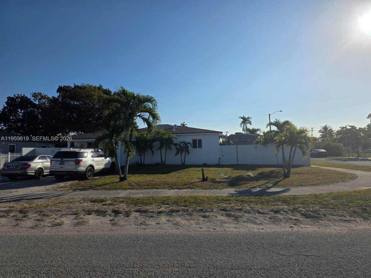 8523 35th Pl - Photo 1
