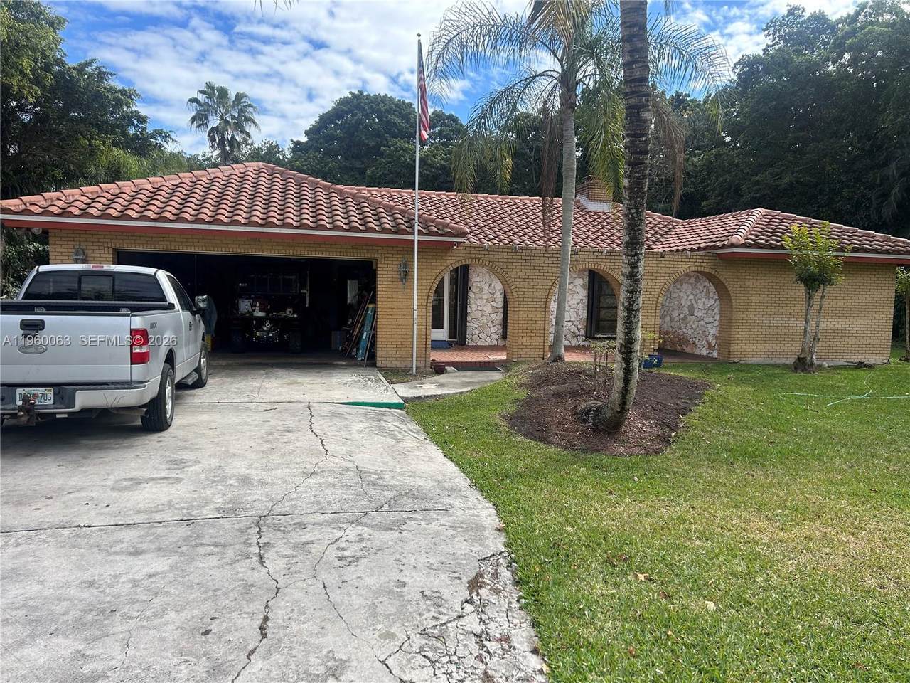 https://bt-photos.global.ssl.fastly.net/miami/1280_boomver_1_A11960063-2.jpg