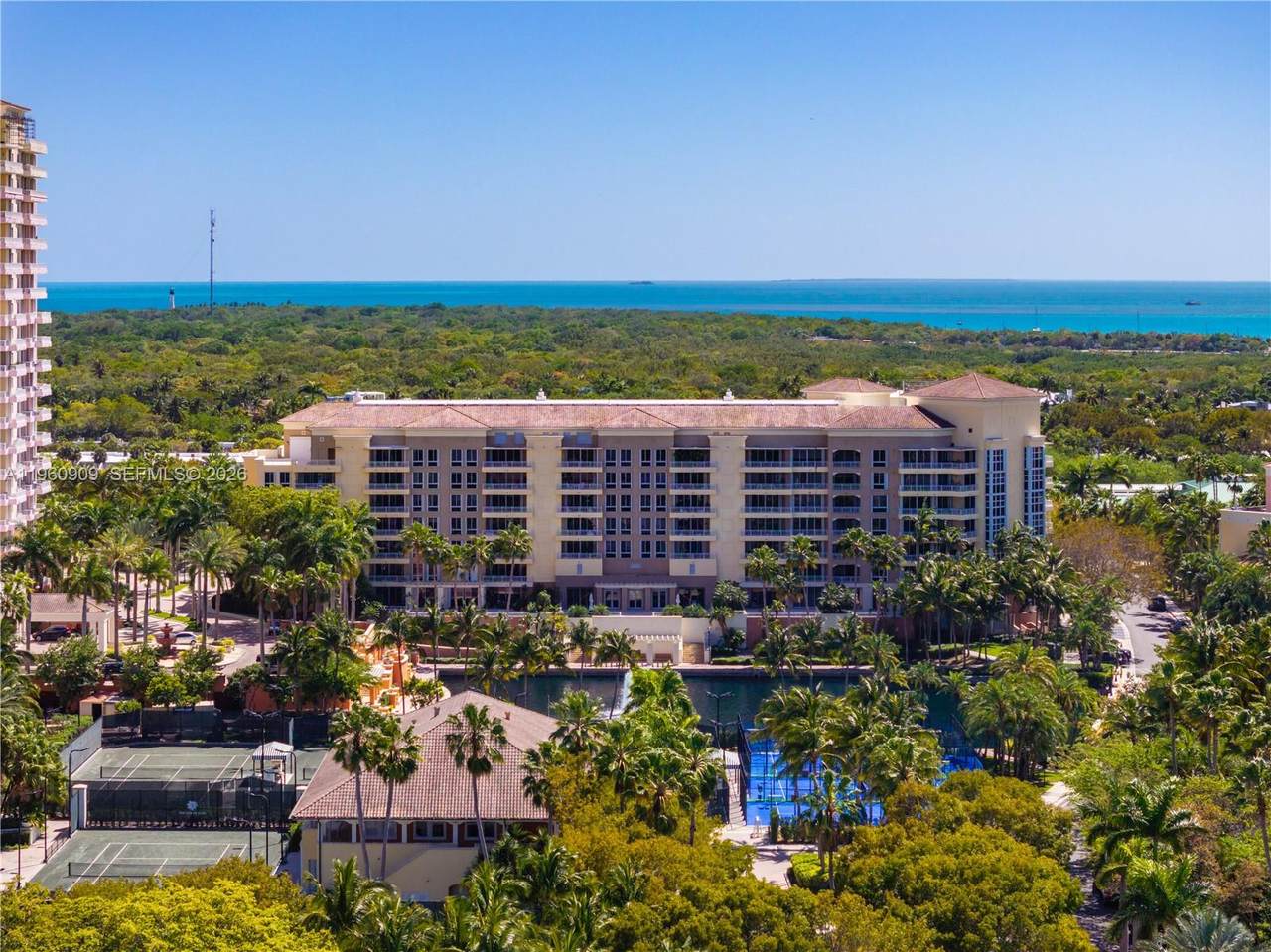 https://bt-photos.global.ssl.fastly.net/miami/1280_boomver_1_A11960909-2.jpg