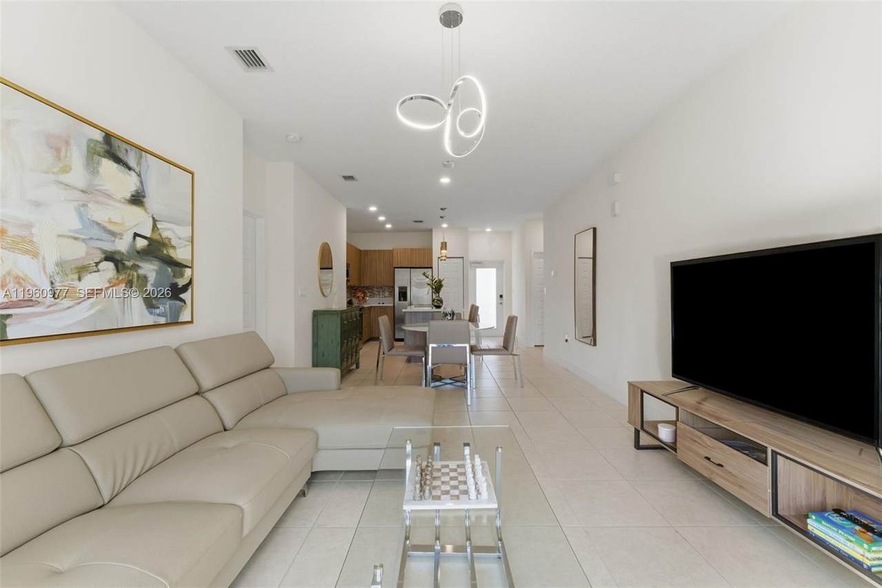 https://bt-photos.global.ssl.fastly.net/miami/1280_boomver_2_A11960977-2.jpg