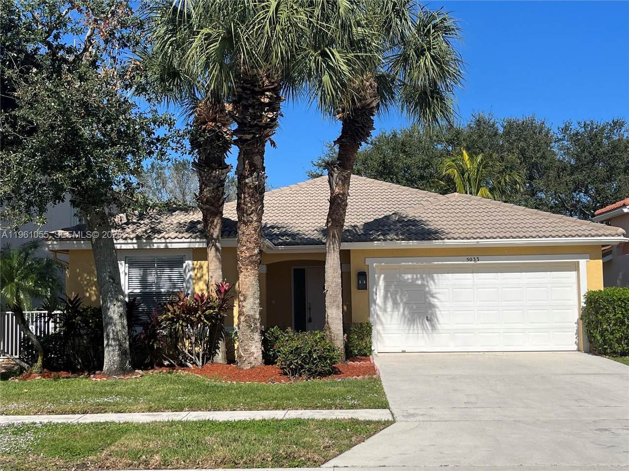 5033 Prairie Dunes Village Cir - Photo 1