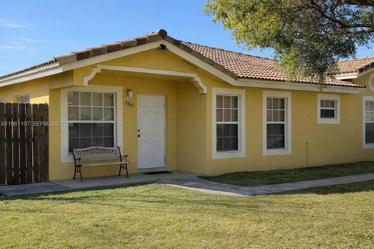 13842 256th St - Photo 1