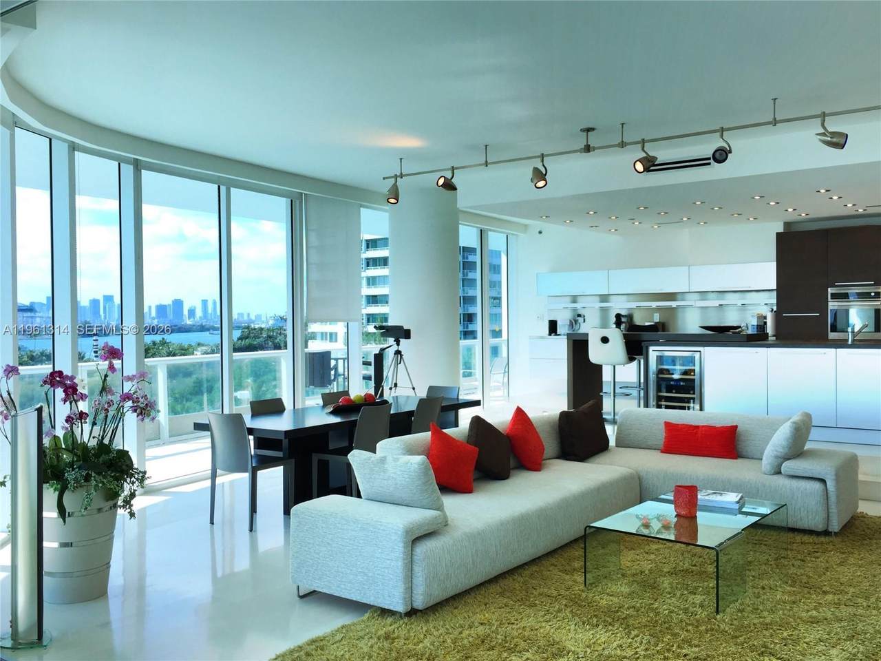 https://bt-photos.global.ssl.fastly.net/miami/1280_boomver_1_A11961314-2.jpg