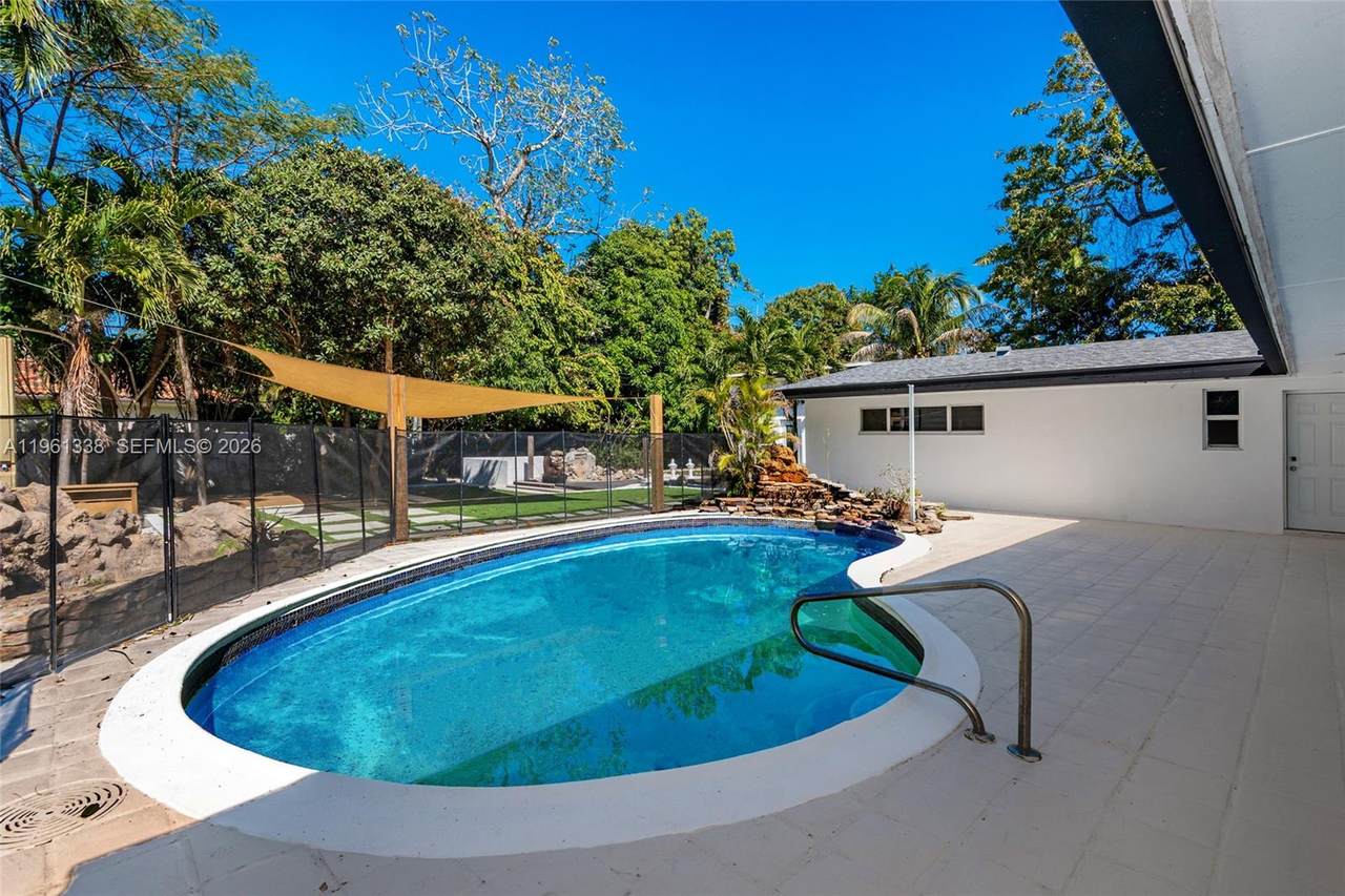 https://bt-photos.global.ssl.fastly.net/miami/1280_boomver_1_A11961338-2.jpg