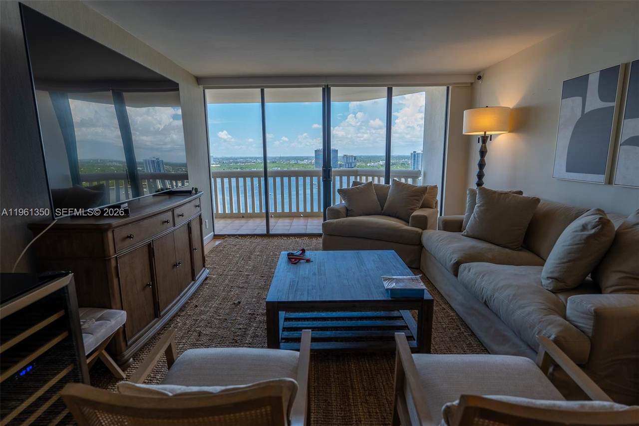 1000 Island Blvd - Photo 1