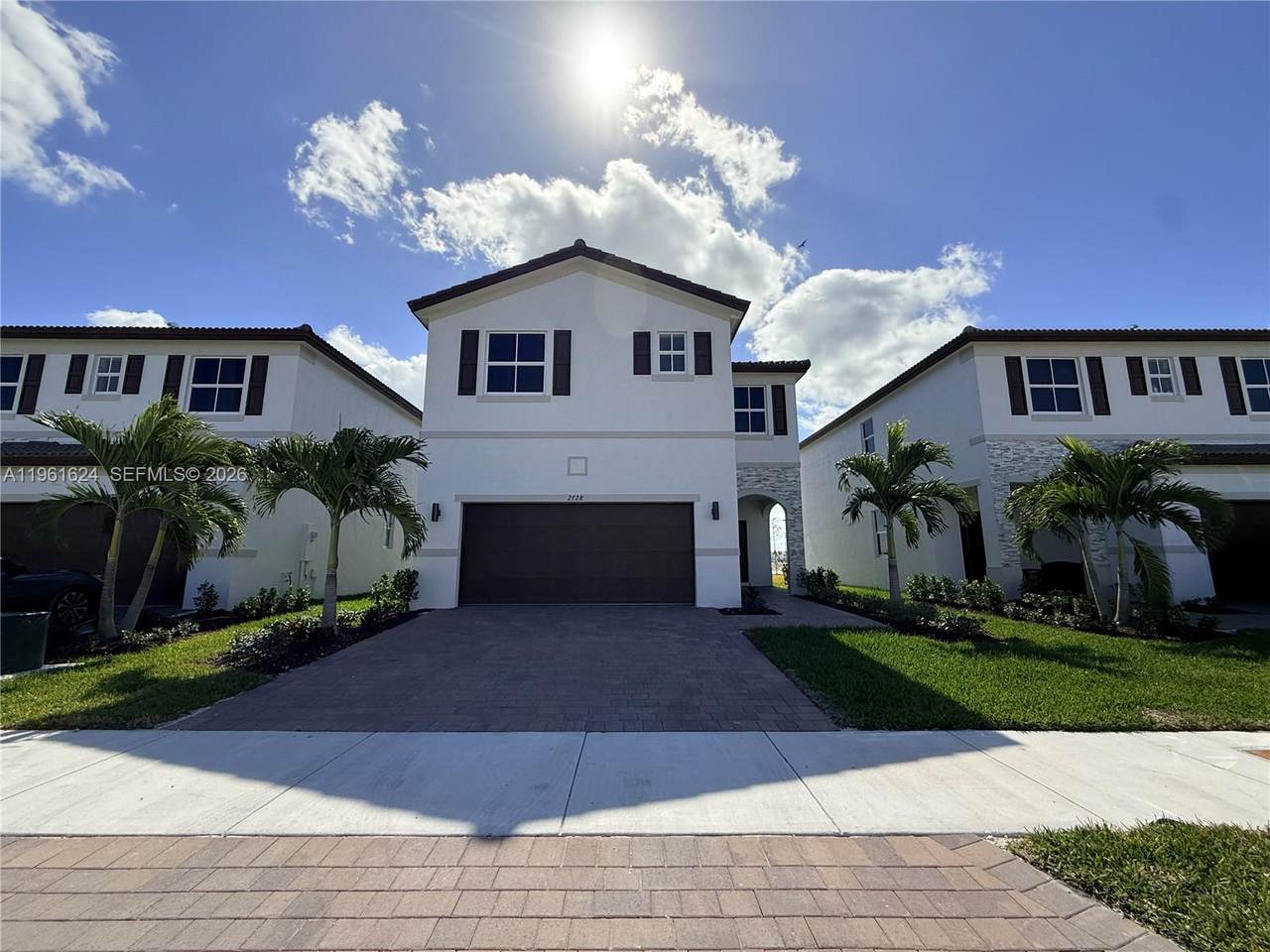 2728 24th Ct - Photo 1