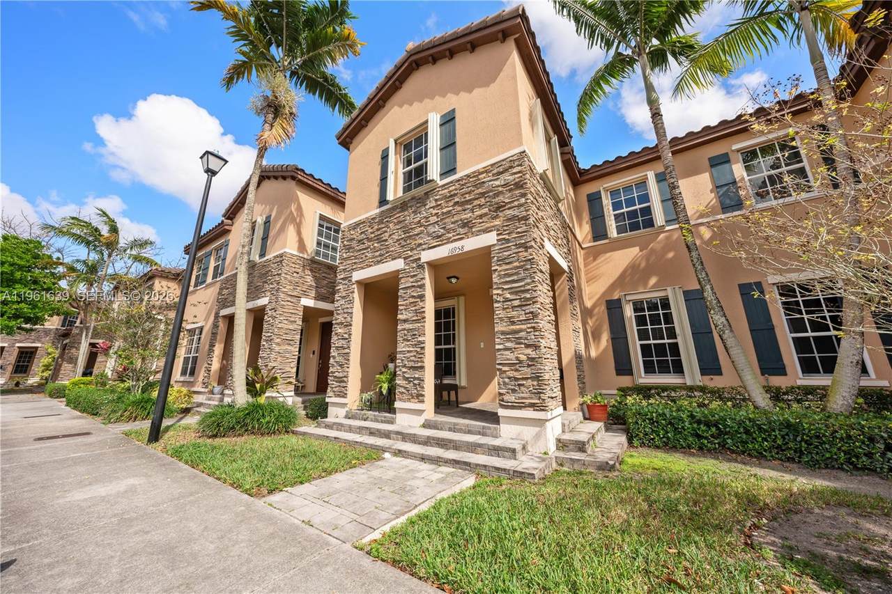 16958 92nd St - Photo 1
