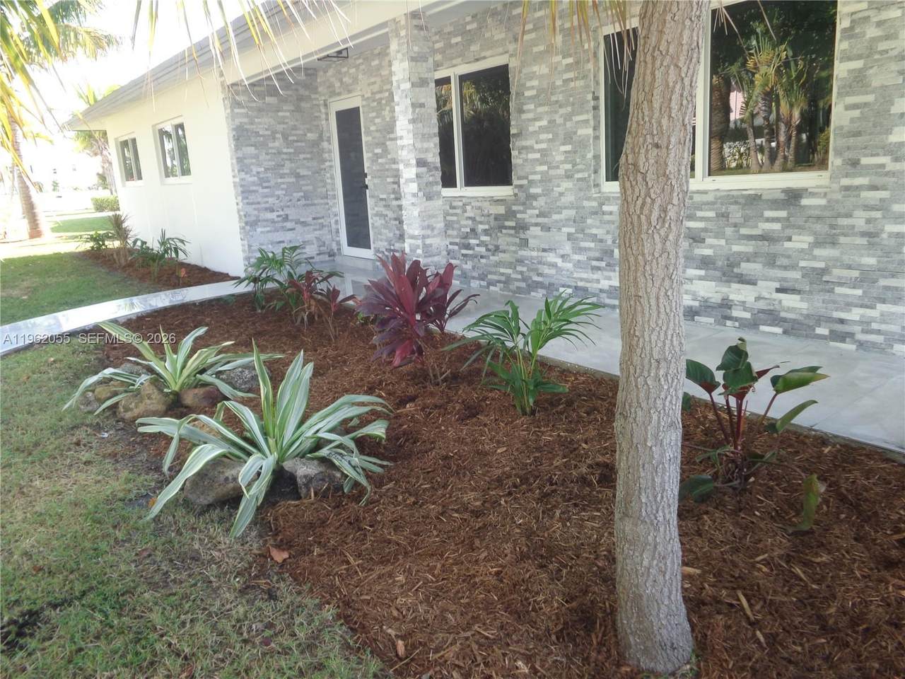 https://bt-photos.global.ssl.fastly.net/miami/1280_boomver_1_A11962055-2.jpg