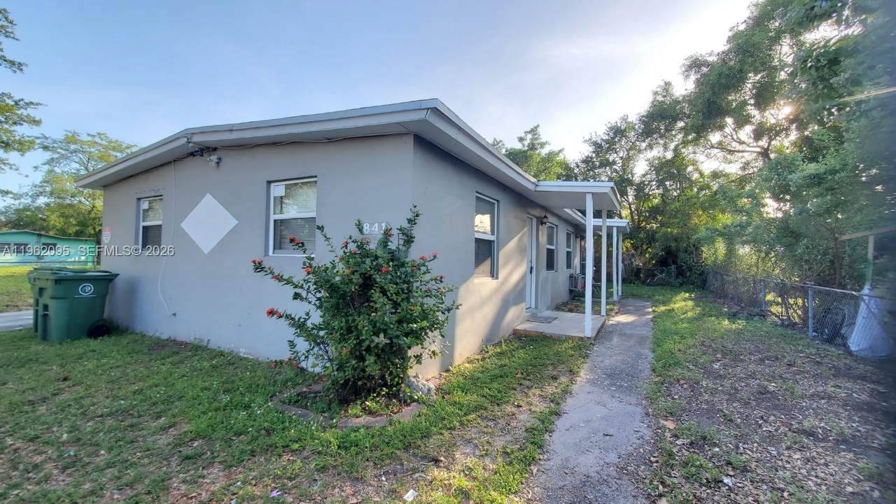 841 12th Ave - Photo 1