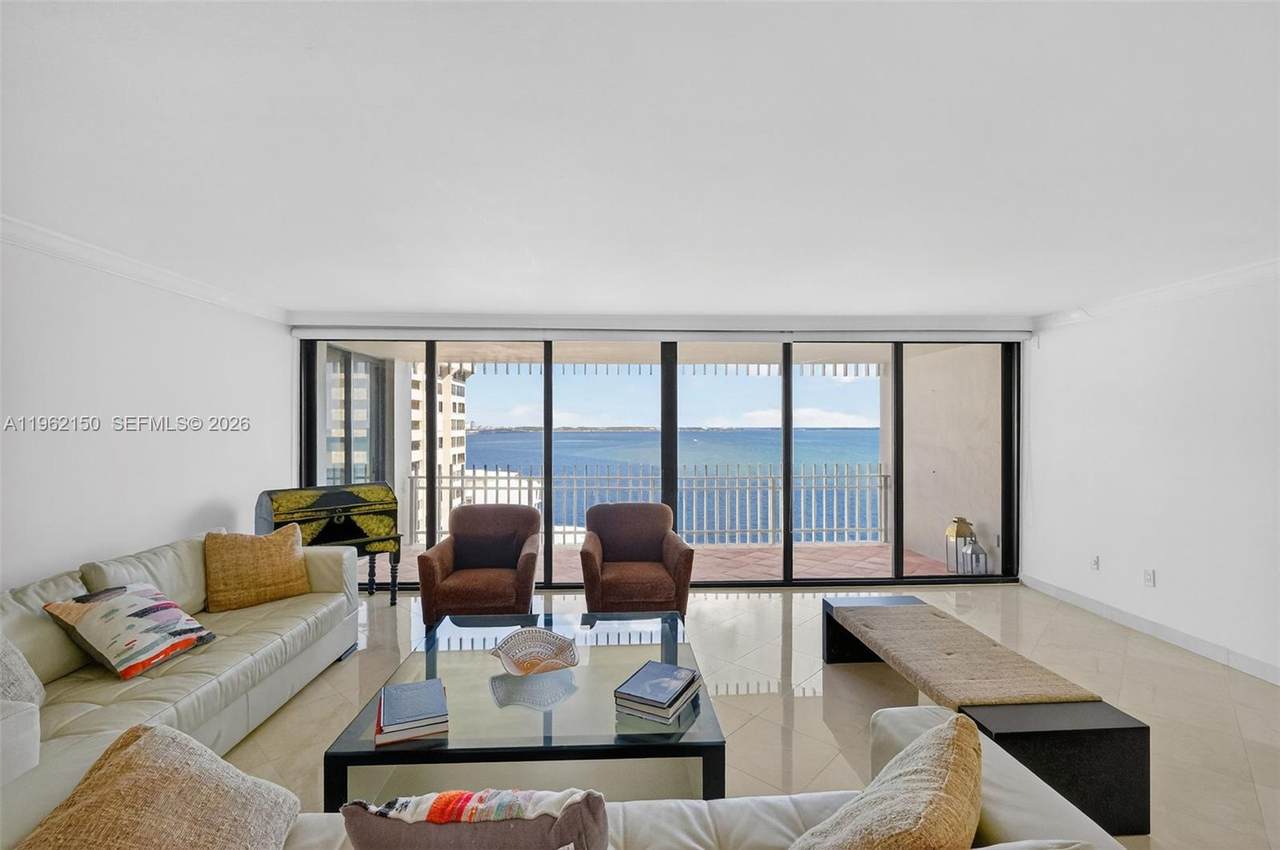2 Grove Isle Dr - Photo 1
