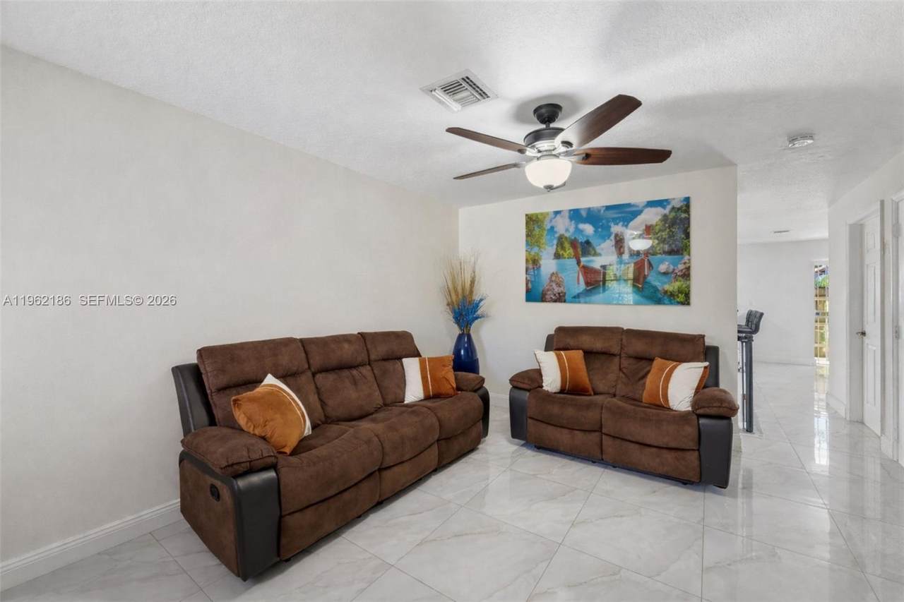 https://bt-photos.global.ssl.fastly.net/miami/1280_boomver_1_A11962186-2.jpg