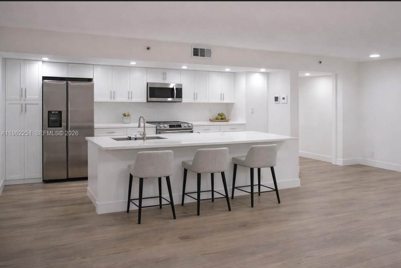 955 Egret Cir - Photo 1